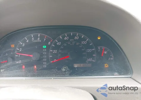 2005 Toyota Camry Le z USA, uszkodzony, nr VIN 4T1BE32K05U951045